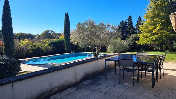 Carpentras (84200) Villa de plain-pied avec vue dégagée