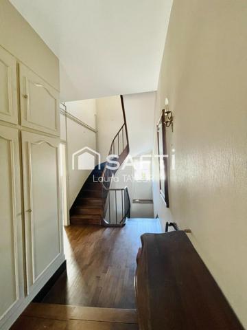 Demeure de caractère d’environ 230 m² – 6 chambres, jardin clos et vaste potentiel – Châtillon-sur-Seine