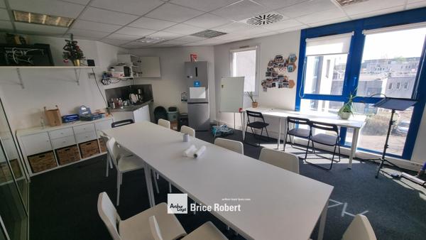 Location bureaux parc tertiaire Lyon 7ème proche métro et parking