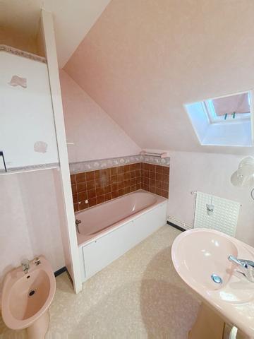 Maison à vendre aux Ponts de Cé Quartier La Guillebotte - 4 chambres avec vie de plain pied proche commodités à pieds