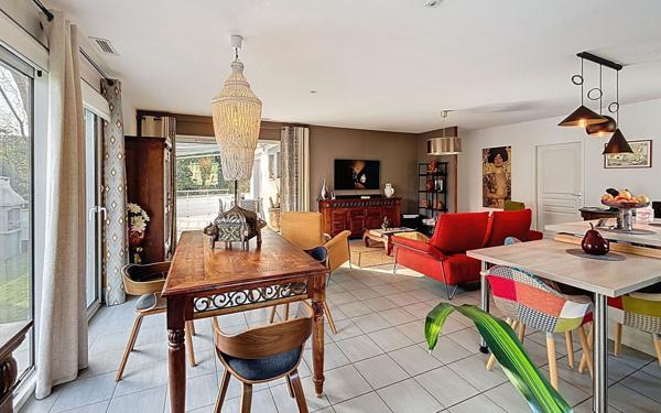 Maison à vendre    5 pièces • 123,82 m2 Saint-Martin-de-Seignanx