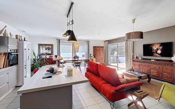 Maison à vendre    5 pièces • 123,82 m2 Saint-Martin-de-Seignanx