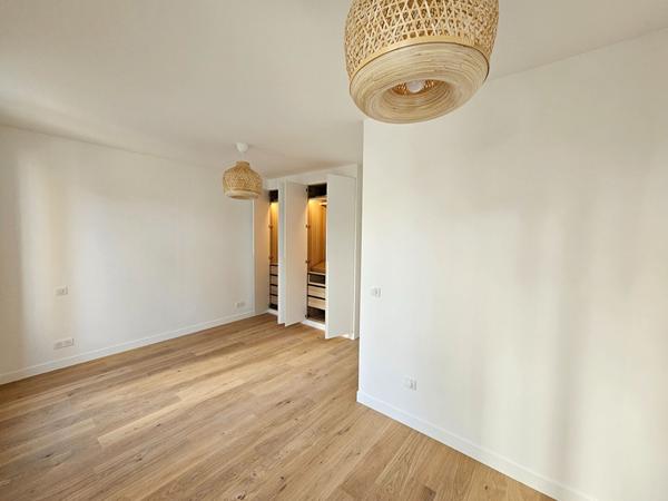 Rare à Puteaux: Appartement de Type deux pièces de 60m² avec vue sur Paris et cave