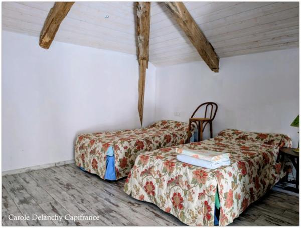 Ancien presbytère rénové – 232 m² – 4 chambres – Dépendances – Terrain de 2 959 m², Saint-Agnet (5 min Garlin / 10 min Aire-sur-l’Adour)