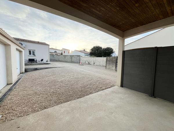 Maison 3 Chambres avec Terrasse et Garage,  
La rochelle 17000