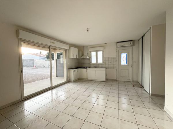 Maison 3 Chambres avec Terrasse et Garage,  
La rochelle 17000