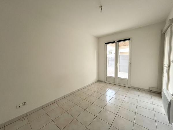 Maison 3 Chambres avec Terrasse et Garage,  
La rochelle 17000