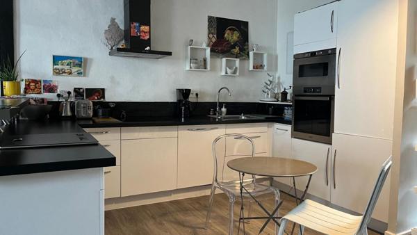 Appartement 4 pièce(s) 107 m2, rénové, hyper centre Saint Nazaire