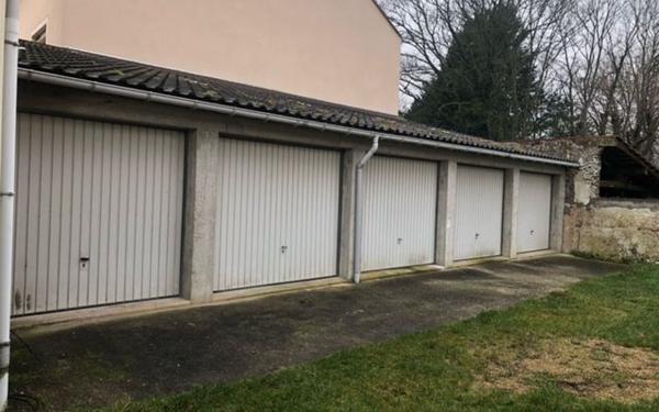 Stationnement à louer    Couilly-Pont-aux-Dames