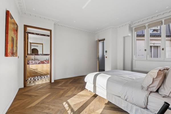 Vente Appartement de luxe Paris 7 4 Pièces 125 m²