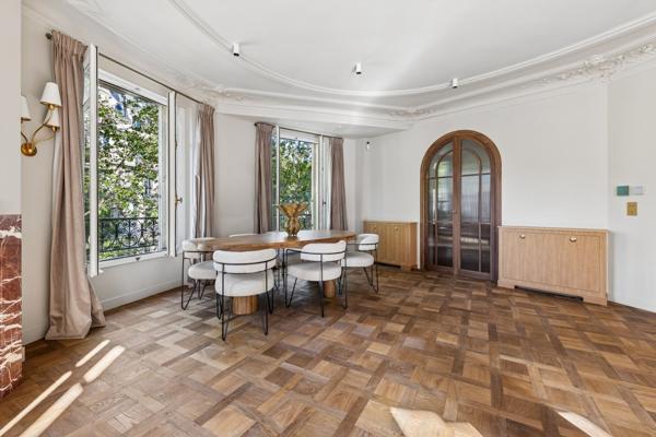 Vente Appartement de luxe Paris 7 4 Pièces 125 m²