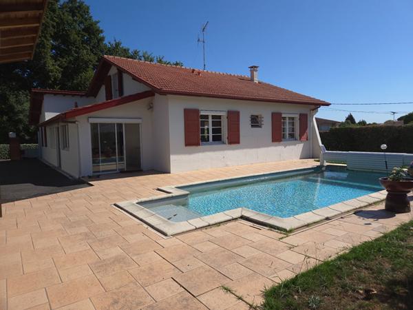 Maison spacieuse à vendre à Boucau avec fort potentiel