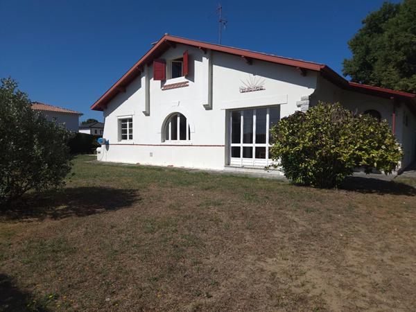 Maison spacieuse à vendre à Boucau avec fort potentiel