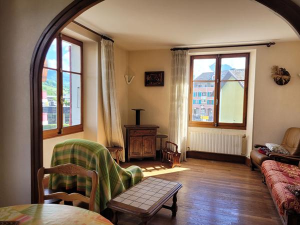 FAVERGES. APPARTEMENT 3 PIECES AVEC CAVE ET GARAGE