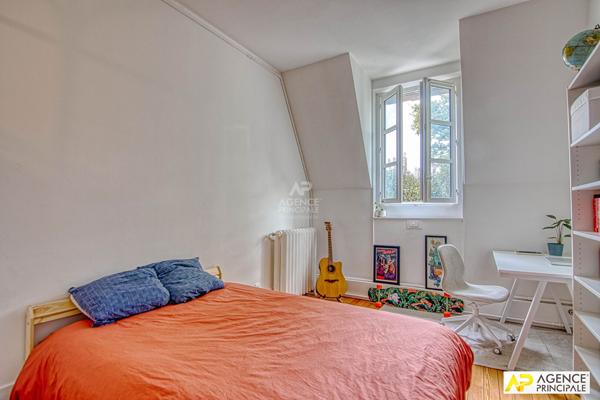 Appartement Versailles 4 pièce(s) 398 000 € **  - Référence  28801