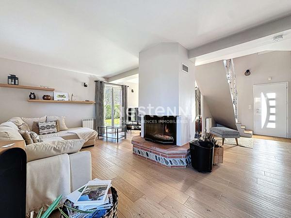 À VENDRE - Labarthe - Maison indépendante d'environ 156 m² avec piscine au sel sur 723 m² de terrain