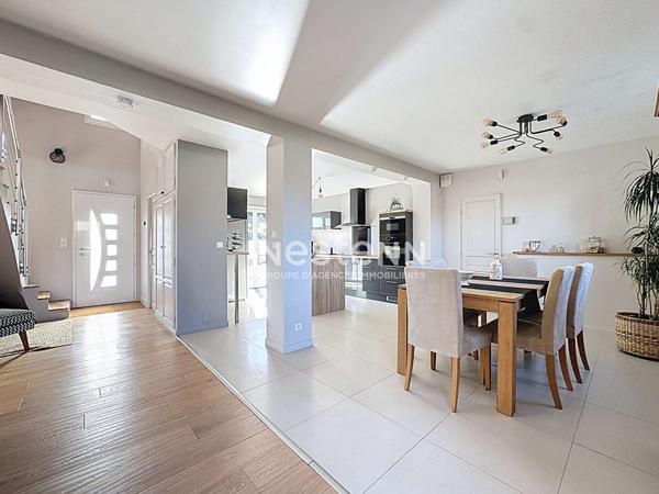 À VENDRE - Labarthe - Maison indépendante d'environ 156 m² avec piscine au sel sur 723 m² de terrain