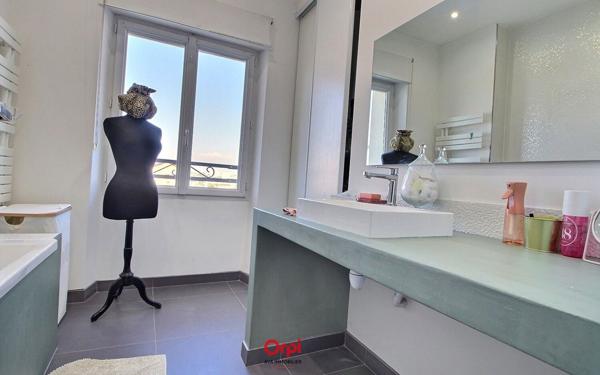 Maison à vendre    4 pièces • 132,35 m2 Marseille 10