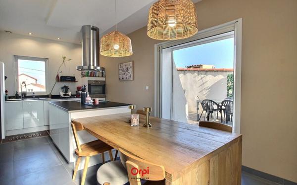 Maison à vendre    4 pièces • 132,35 m2 Marseille 10