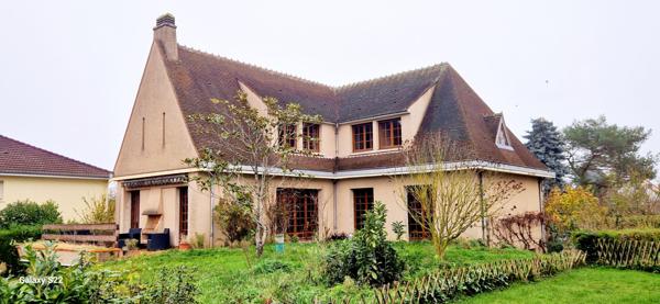 A vendre à Commentry, Magnifique Maison d'architecte !!! 5 Chambres !!! Commentry