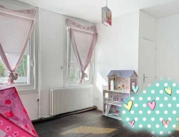 ? Charmante maison de ville rénovée avec jardinet – Centre-ville de Denain ?