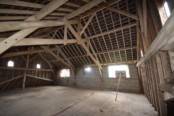 Maison a fort potentiel sur la commune de AUVERSE