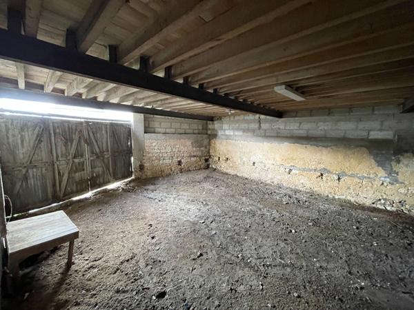 Maison a fort potentiel sur la commune de AUVERSE