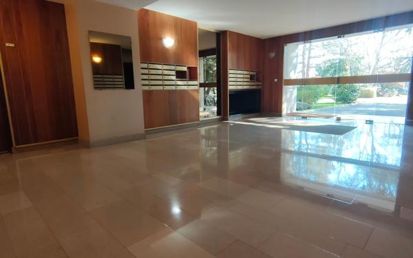 Appartement à vendre    2 pièces •  Reims