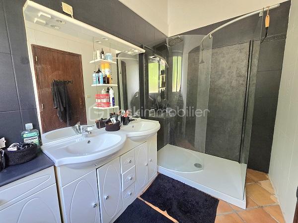 Corps de ferme de 379 m²