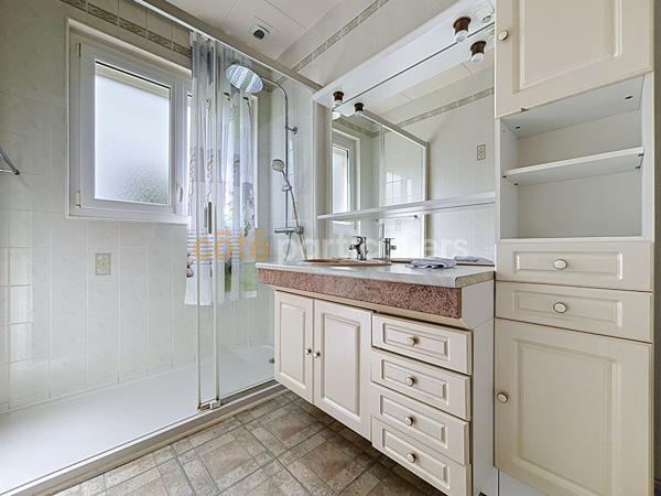 Vente
                Maison96,85 m² - 5 Pièces -
                    ELBEUF (76500)