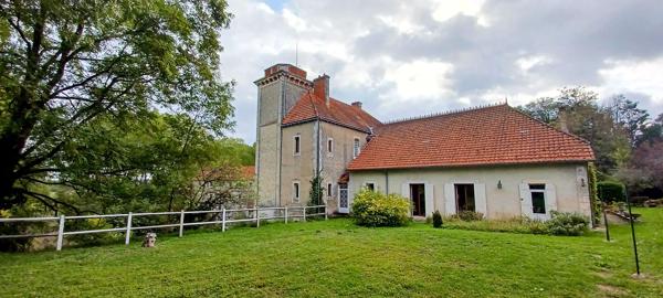 Vente Maison de luxe Mussidan 17 Pièces 455 m²
