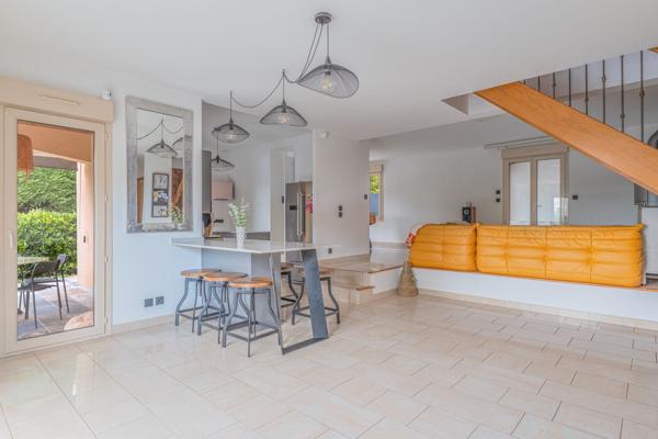 Vente Maison de luxe Sainte-Foy-lès-Lyon 7 Pièces 245 m²