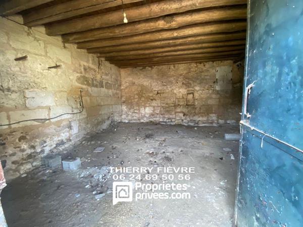 Allonnes 49650 - Maison de 78 m2 (3 pièces)  sur terrain de 2980 m2 avec grandes dépendances