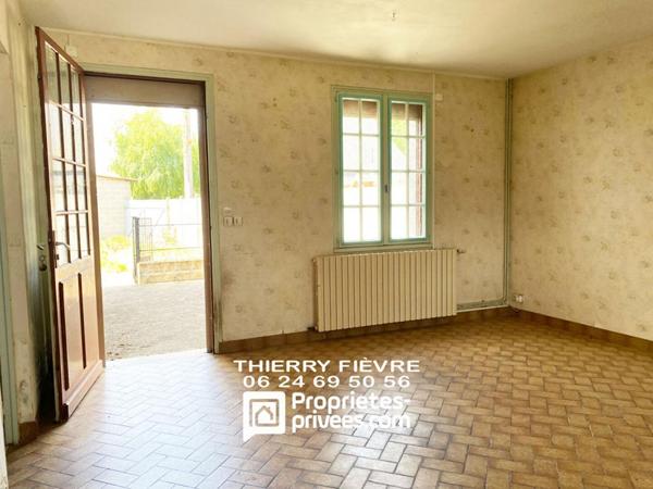 Allonnes 49650 - Maison de 78 m2 (3 pièces)  sur terrain de 2980 m2 avec grandes dépendances