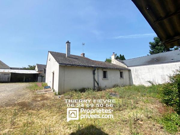 Allonnes 49650 - Maison de 78 m2 (3 pièces)  sur terrain de 2980 m2 avec grandes dépendances