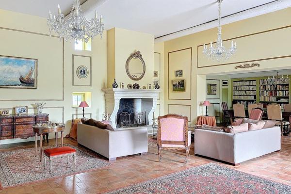 Vente Maison de luxe Uzès 10 Pièces 360 m²