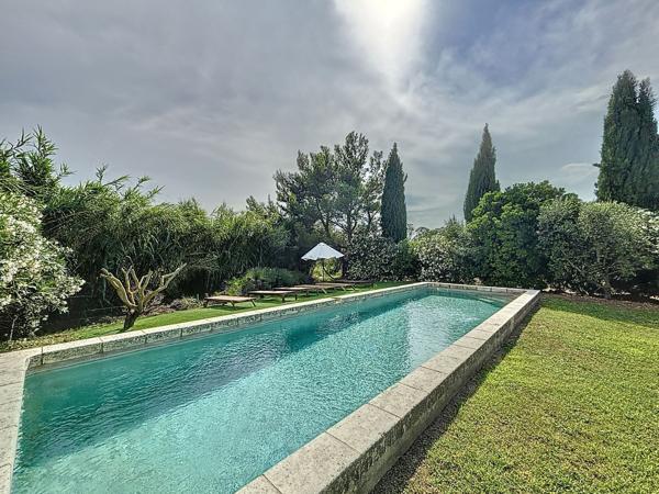 Vente Maison de luxe Uzès 10 Pièces 360 m²