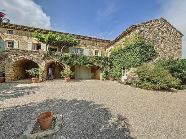 Vente Maison de luxe Uzès 10 Pièces 360 m²