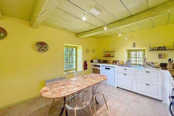 Vente Maison de luxe Uzès 10 Pièces 360 m²