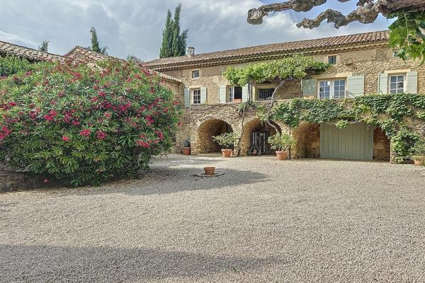 Vente Maison de luxe Uzès 10 Pièces 360 m²
