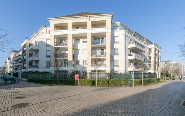 Appartement à vendre    2 pièces • 45,90 m2 Noisy-le-Grand