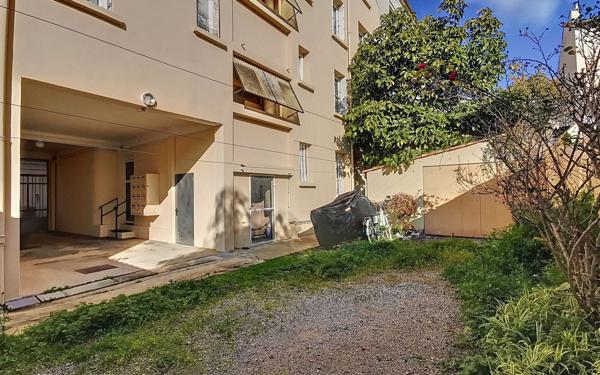 Appartement à vendre    2 pièces • 48,60 m2 Toulon