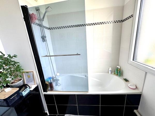 Magnifique appartement T3 de 67 m2 avec terrasse et une vue dégagée sur le canal St Martin