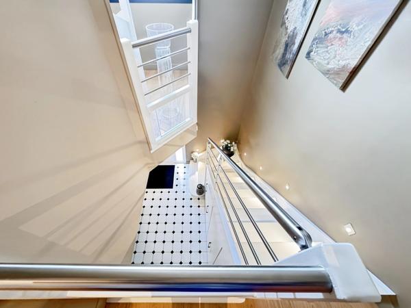 Proximité Angers centre : Magnifique maison contemporaine d'architecte de haut standing avec vie de plain-pied, jardin, chalet, garage