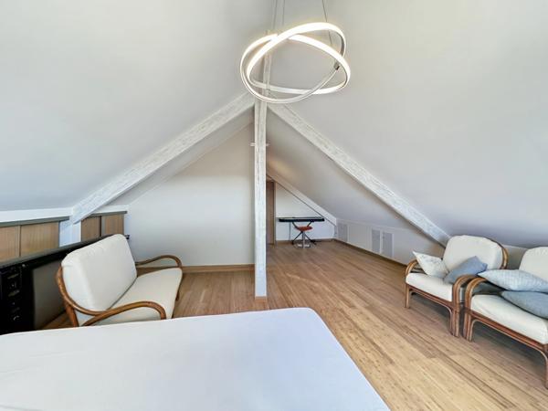 Proximité Angers centre : Magnifique maison contemporaine d'architecte de haut standing avec vie de plain-pied, jardin, chalet, garage