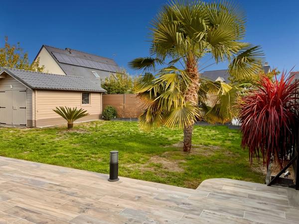 Proximité Angers centre : Magnifique maison contemporaine d'architecte de haut standing avec vie de plain-pied, jardin, chalet, garage