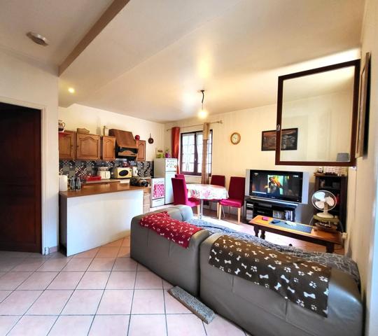 BOURGOIN-JALLIEU - Immeuble de caractère – Hyper centre de Bourgoin-Jallieu – Fort potentiel