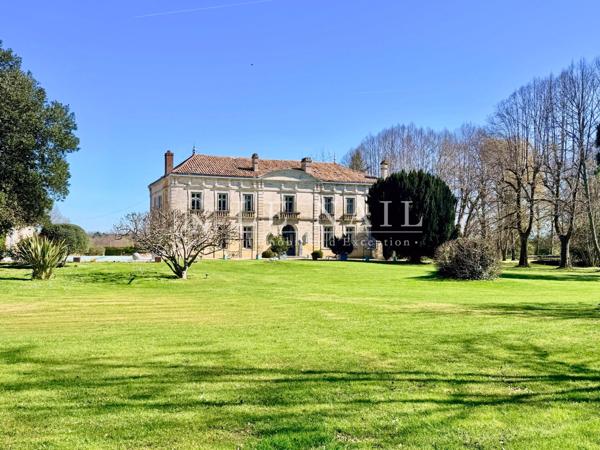 Elégant château du XVIIIe siècle avec vue sur la rivière La Dordogne