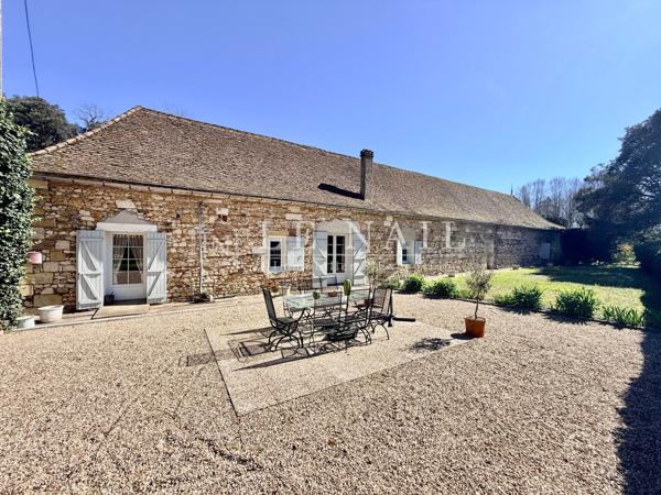 Elégant château du XVIIIe siècle avec vue sur la rivière La Dordogne