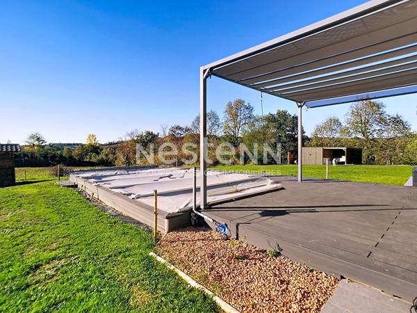 Maison avec vie de plain à vendre à Ussac 151 m² - 4 chambres - double garage - 1 sdb - 1 sde - 3 wc - 2 Terrasses